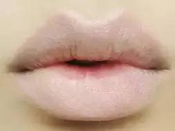 人生中第1支口红买什么颜色好,人生中第一管口红