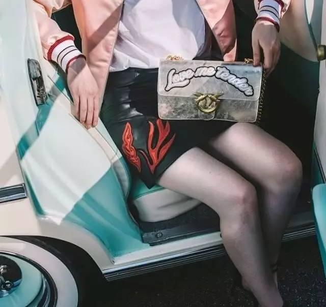 pinko燕子包最新款,pinko燕子酒神包