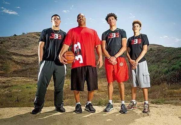 17年库里詹姆斯对比,17年库里vs詹姆斯