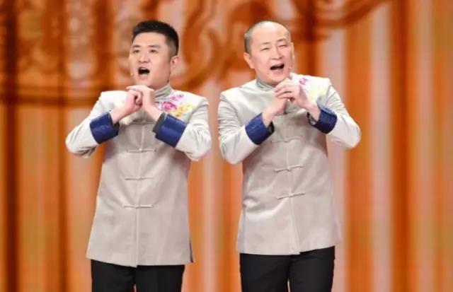 直接拿央视开涮,也就这个相声天团了