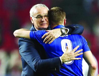 和这个奇葩比拉涅利太冤不准笑不准说话自诩法西斯