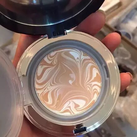 8款干皮自用热门底妆粉底大评测 (新手底妆最好用什么粉底)