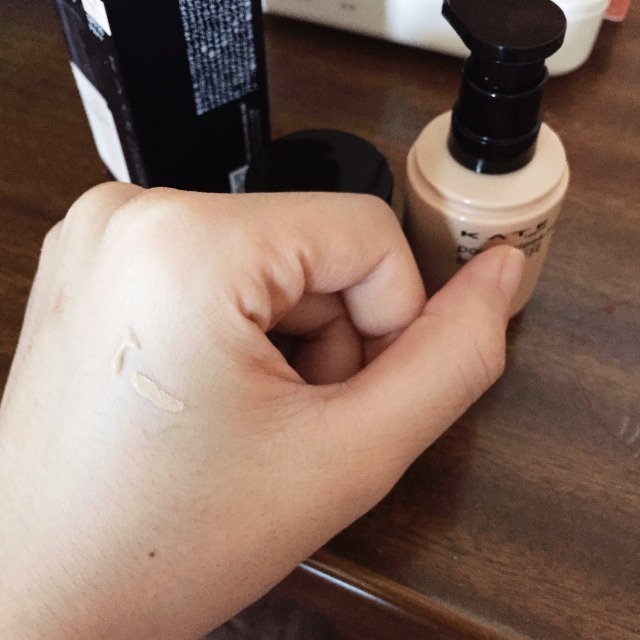 8款干皮自用热门底妆粉底大评测 (新手底妆最好用什么粉底)