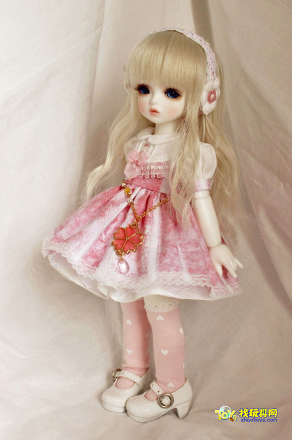 可爱风bjd娃娃,闭眼睛的bjd娃娃