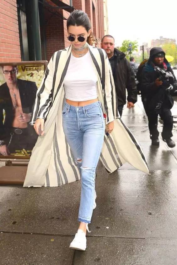 TA才是肯豆真爱｜流水的时尚造型铁打的小白鞋