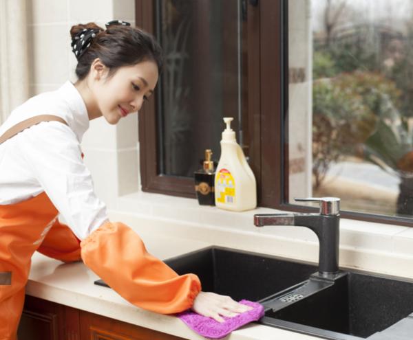 白衣服清洗小技巧,白衣服正确洗法