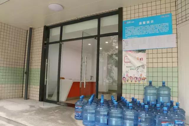 宝宝回到寝室,回老家宝宝说被吓到了