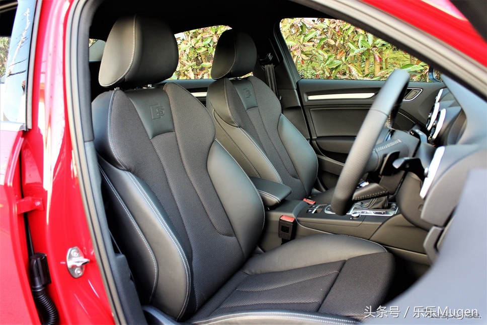 2018款奥迪a3sportback35运动型,全新奥迪a3外观精湛犀利只需13万