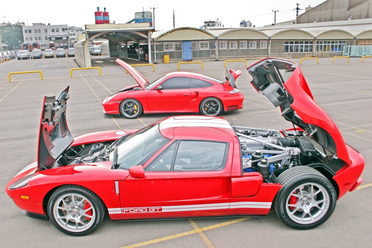 从赛道到街道开车乐趣,福特gtvs保时捷911