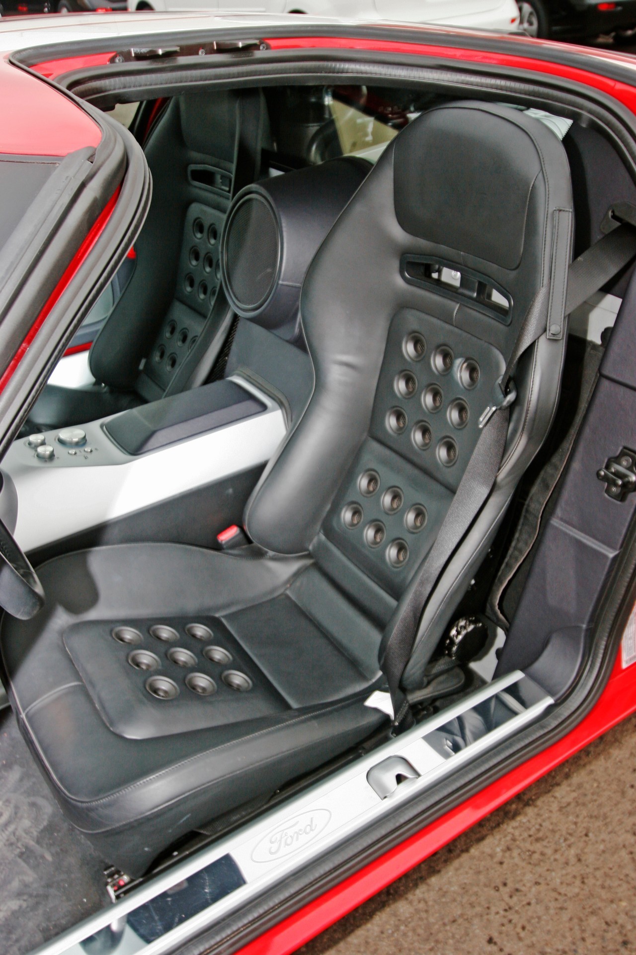 从赛道到街道开车乐趣,福特gtvs保时捷911