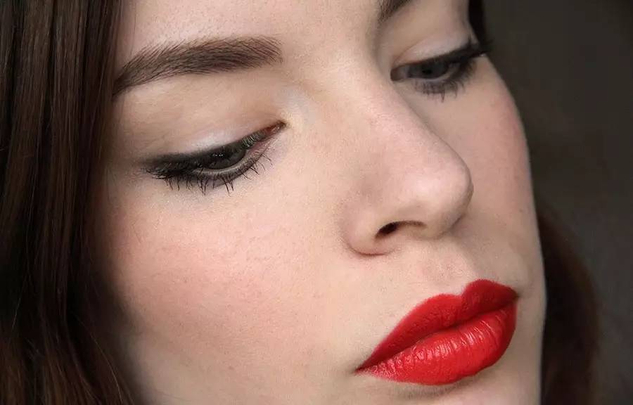 阿玛尼挚爱400和迪奥哑光999,dior999经典正红色口红图片