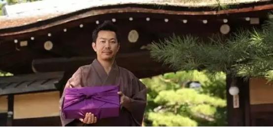 将一个濒临倒闭的百年米店做到年入15亿，他却更怕孩子们