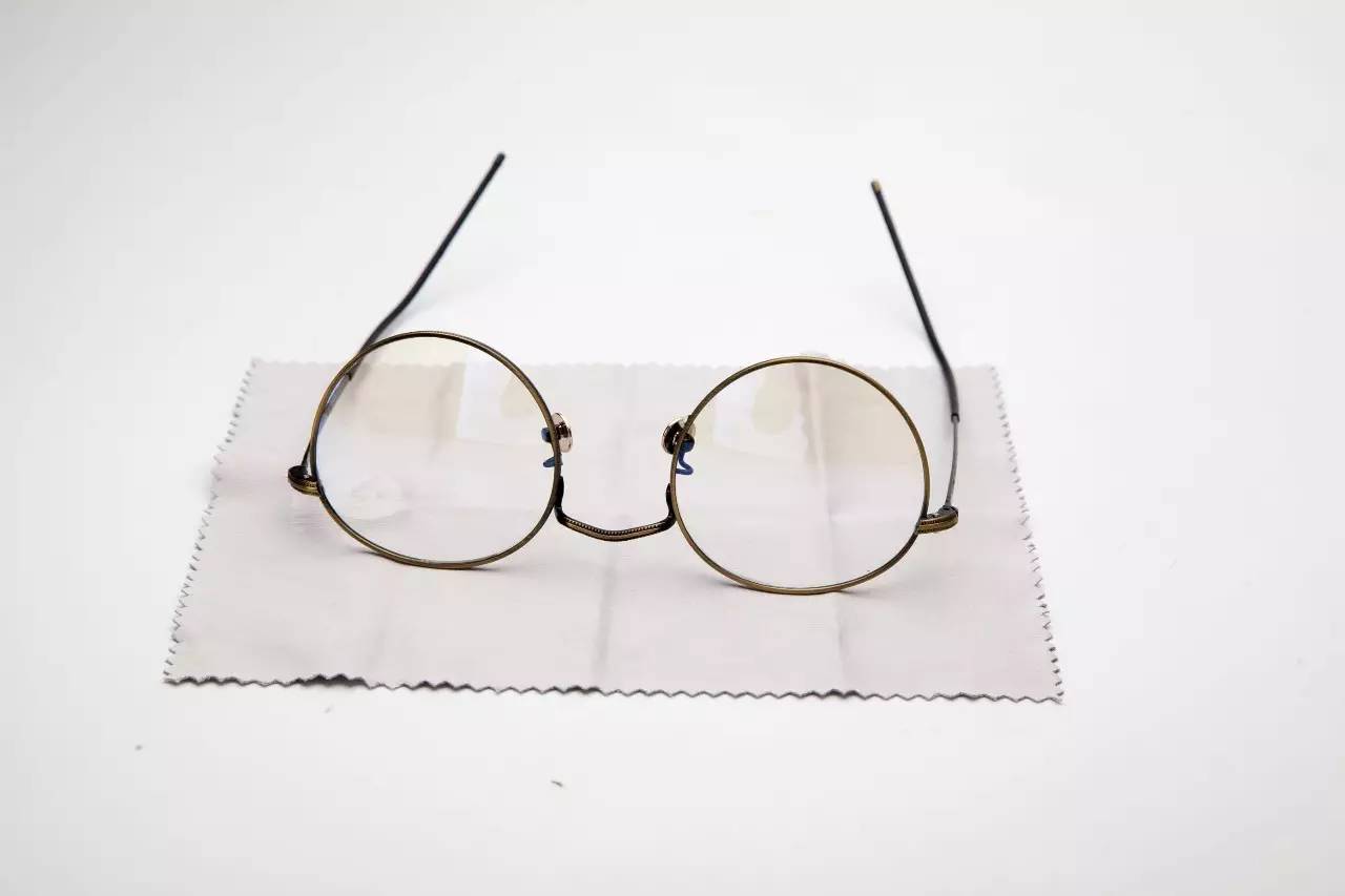 只有1%的人知道的题,眼镜布擦眼镜的正确方法