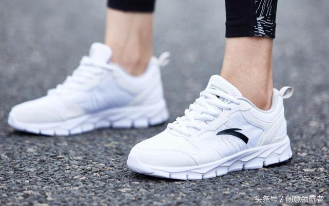 给自己的美足配上美鞋，女人更自信！