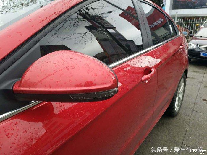 女司机不要买的车,奇瑞艾5红色