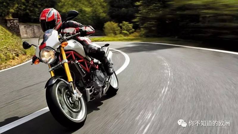 杜卡迪和哈雷摩托车对比,入门杜卡迪还是哈雷