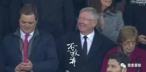 曼联首冠绝非终点，穆帅了却弗爵最大夙愿！颁奖典礼一瞬间太酷了