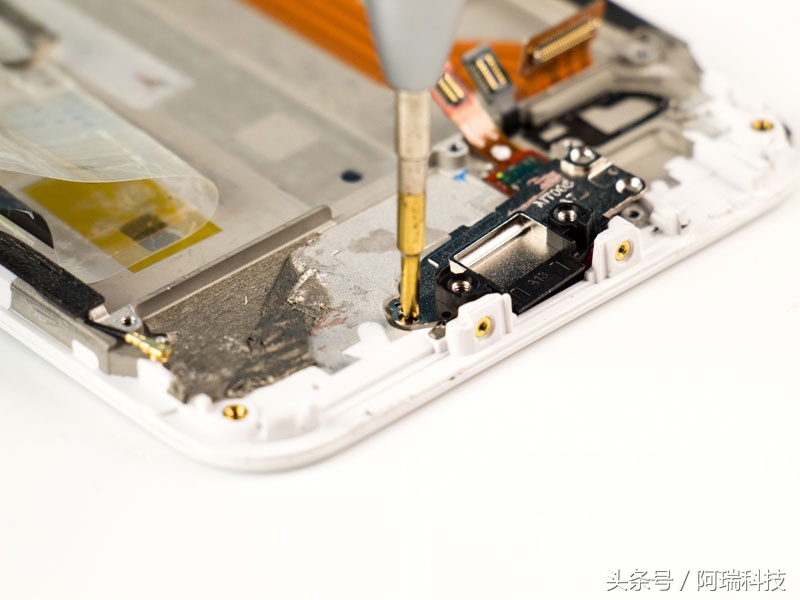 vivox9手机拆机换电池视频,vivox9换屏幕总成教程