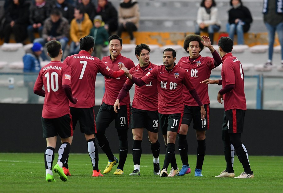 压哨官宣5大强援加盟广州队,权健最后一名内援