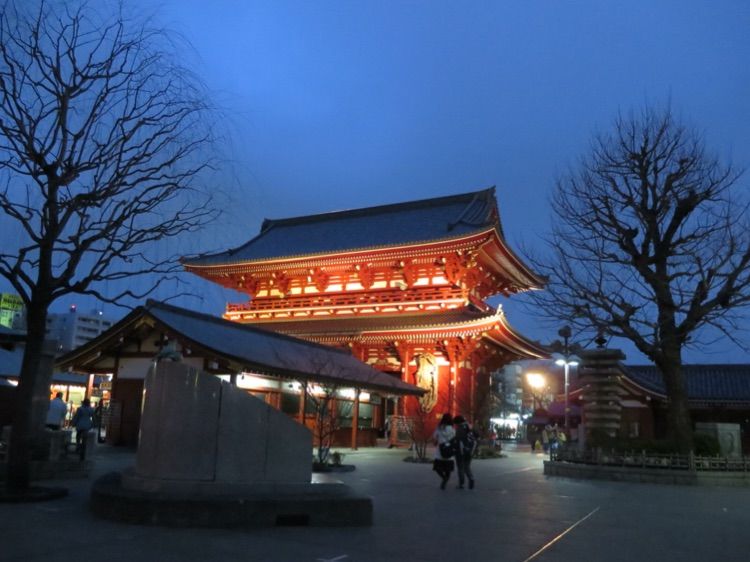 旅行是孤独的人在寻找的方式,旅行是我一辈子都愿意做的事