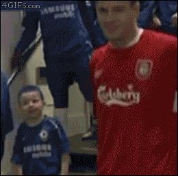 这些足球场的逗比不去演戏简直太可惜了，奥斯卡欠他们一座奖杯！