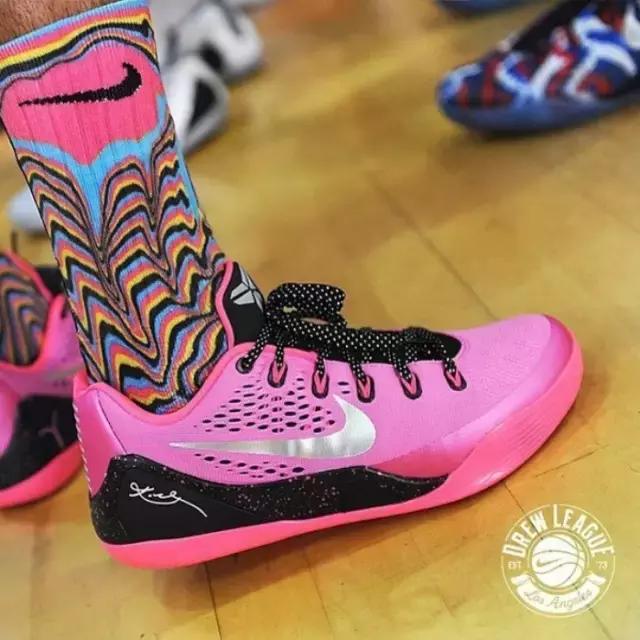 最近很火的黄黑配色的球鞋,公认最好看的配色的球鞋