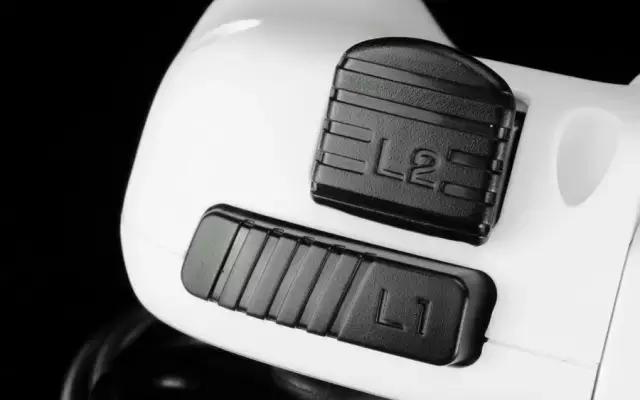 某男子竟然用“它”上王者和妹纸-撸虎水货