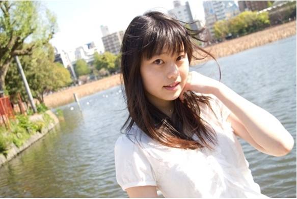 为了成为这部影片的女主角，她终于脱了！