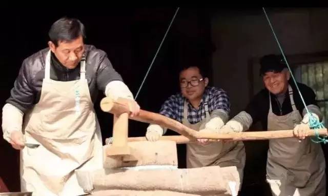 80后老师辞职回乡创业,80后教师辞职卖肉夹馍