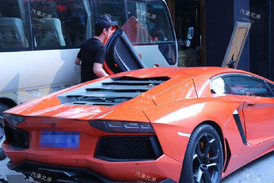 王思聪王健林海外项目,王思聪王健林买豪车