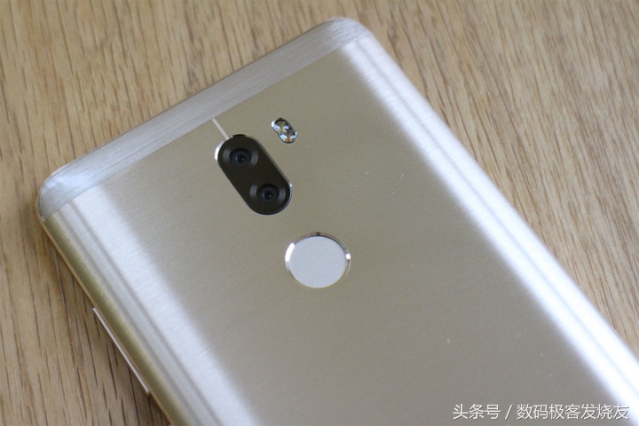 小米5splus参数配置详情,小米5splus评测