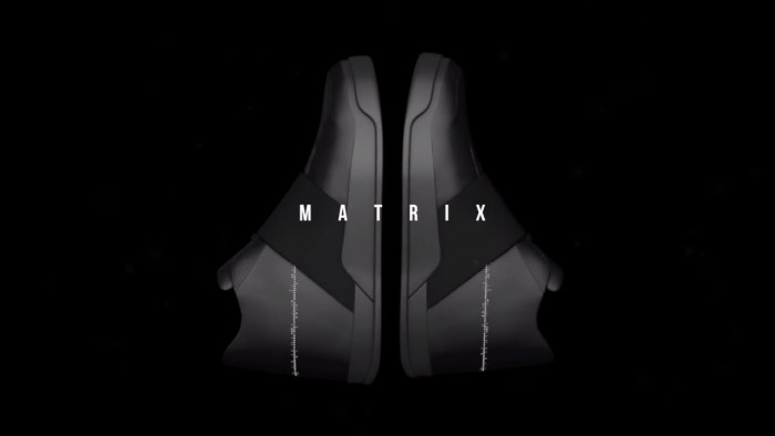 这双鞋竟然可以播gif？