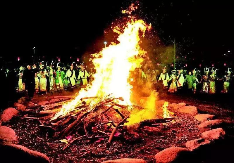 他们是古代白马氐的后裔，没有文字，傩舞“池哥昼”却让世人惊艳