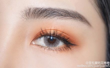 皮可熊眼影盘好还是橘朵眼影盘好,与tf31号眼影盘相近的大牌眼影
