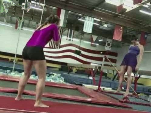 濂冲瓙鐜╁悗绌虹炕鎰忓韬骸,濂冲瓙鐜╁悗绌虹炕鎰忓鎽斾笅灞卞礀鍚庣画