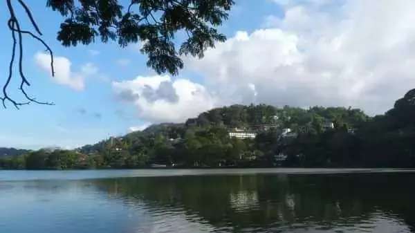 去哈尔滨可以逛哪几个国家,哈尔滨能坐火车出国游