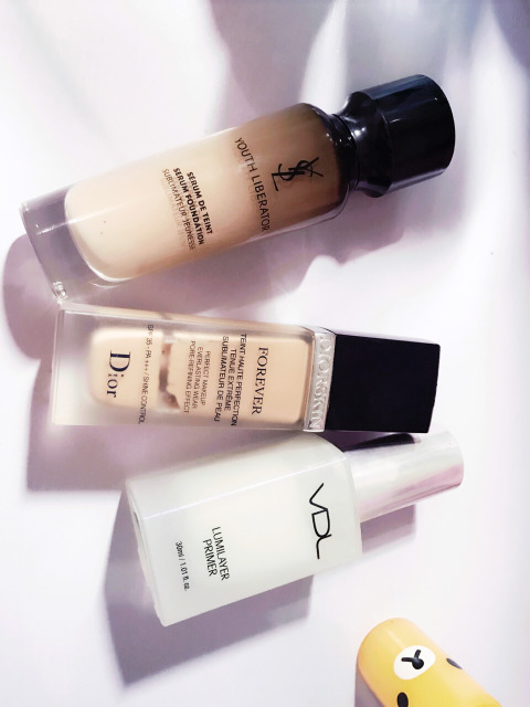 迪奥和圣罗兰粉底液哪个适合干皮,迪奥和圣罗兰粉底液哪个好