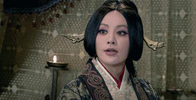 她40岁离婚，剃光头，爆粗口，却在娱乐圈里活得比谁都肆意！