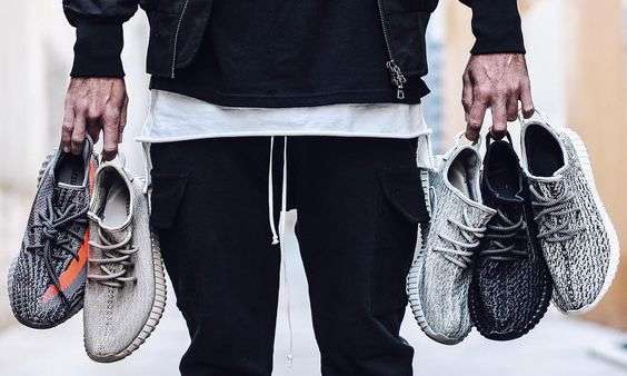 侃爷爆火的鞋叫什么,侃爷最近上脚的鞋子