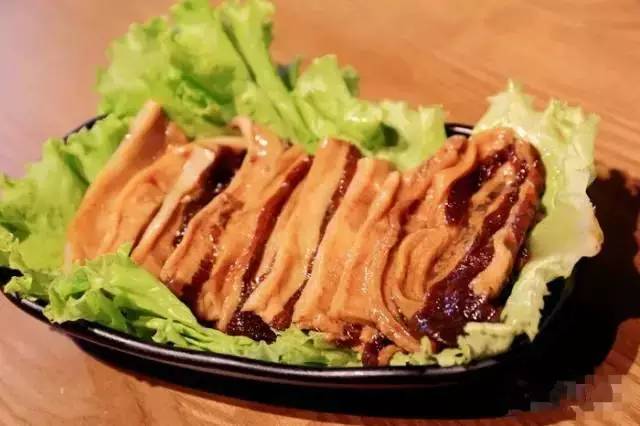 2号线地铁好吃的东西,顺着地铁2号线有哪些好玩的地方