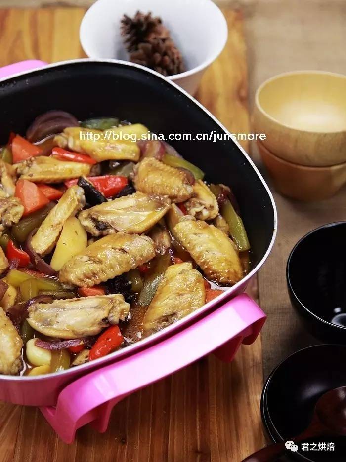 酱香味香辣鸡翅,酱香鸡翅加配菜怎么做