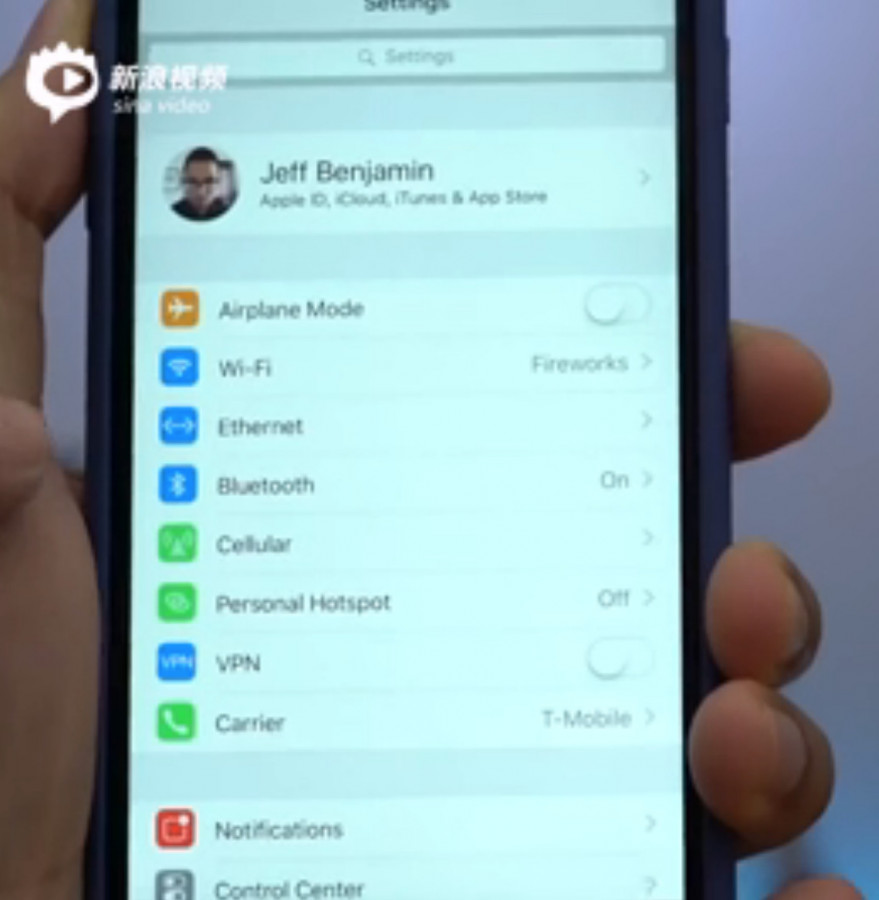 02日数码热点回顾:iOS10.2更新:iPhone可以插网线上网了