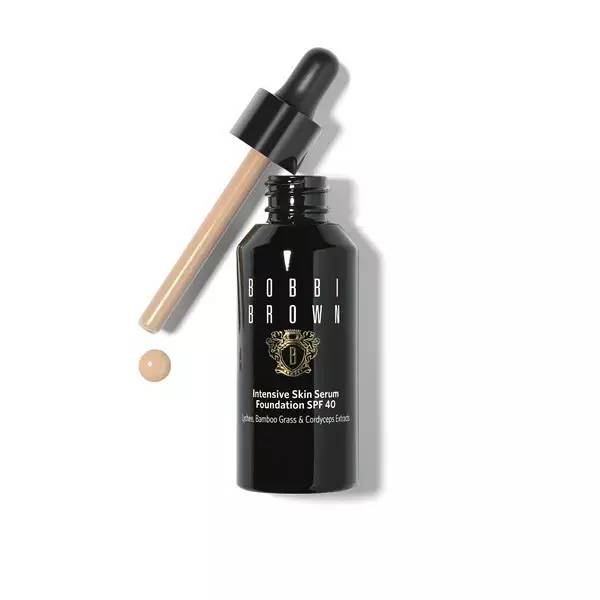 Madam问答室丨闺蜜订婚口红，内眼线画法，干皮粉底，牛津鞋搭配，清爽的防晒