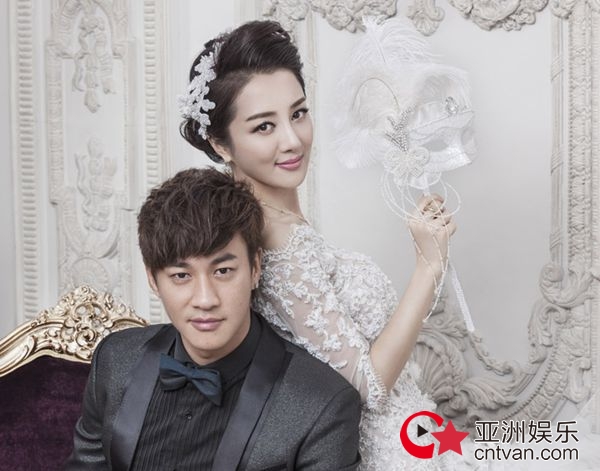 李依晓新娘装扮,李依晓穿绿色运动装照片