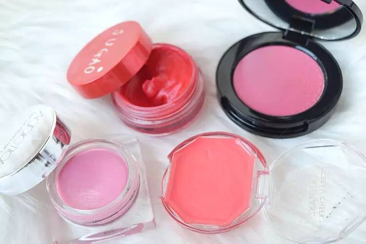 淡颜系腮红推荐收缩色,适合新手且百搭的腮红推荐