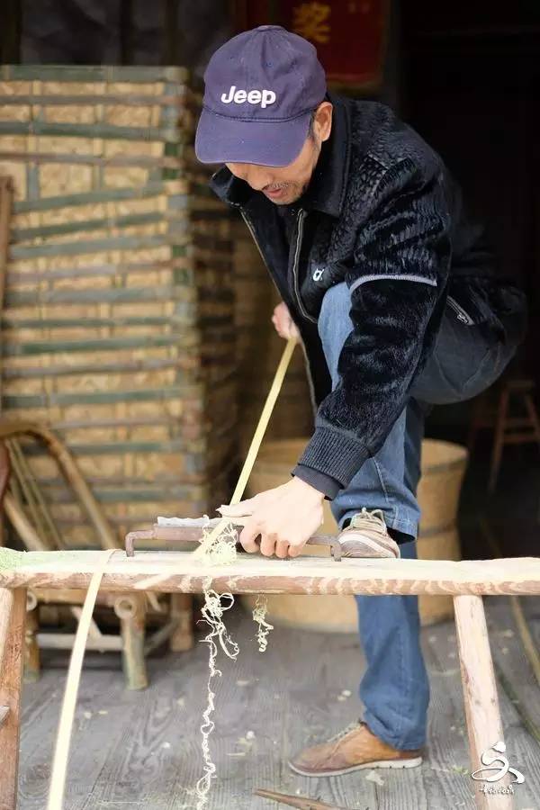 「他们的“江湖”」看点头这双巧手如何玩转竹子!