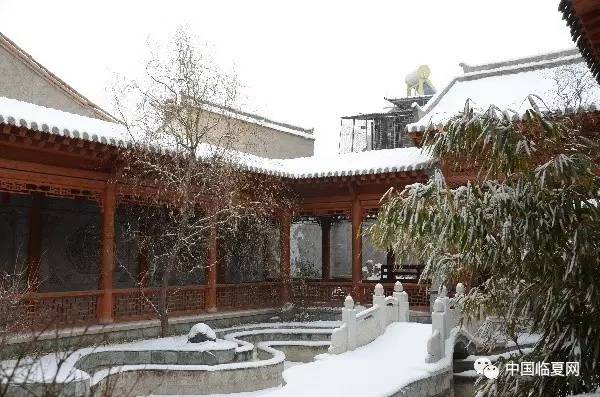 夜游八坊十三巷,雨中的八坊十三巷