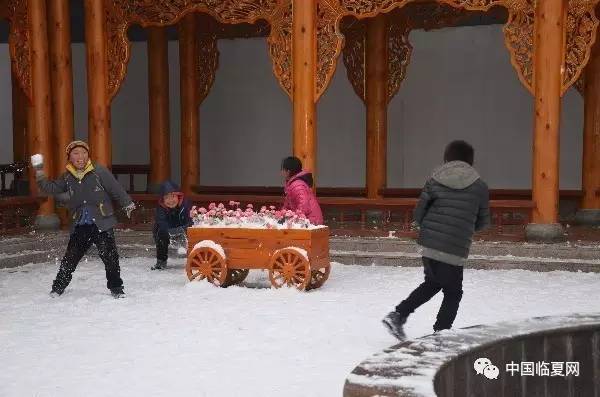 夜游八坊十三巷,雨中的八坊十三巷