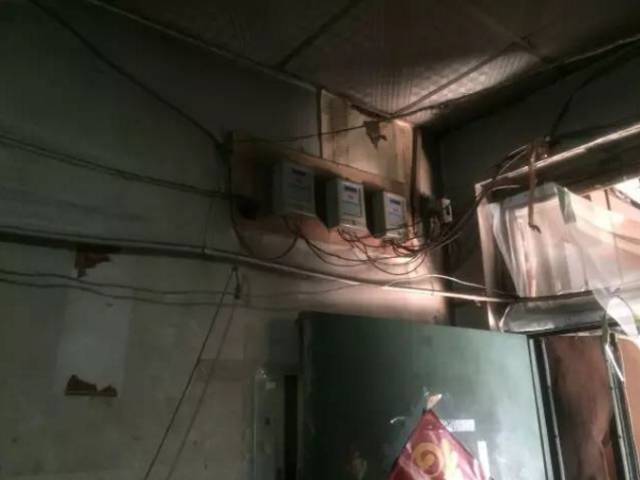 外国小鲜肉只花400元竟然租到了北京二环的房子，然而刚拿到房子的瞬间却差点哭了出来