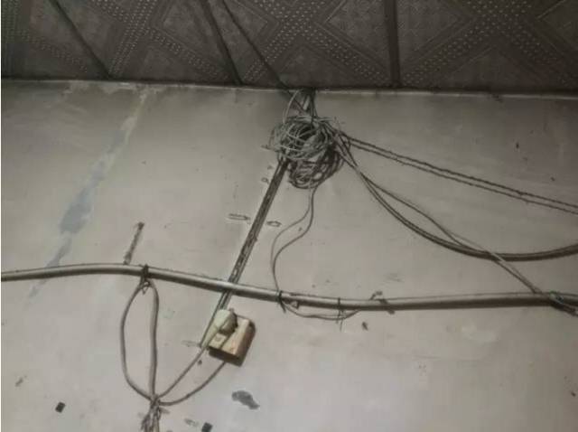 外国小鲜肉只花400元竟然租到了北京二环的房子，然而刚拿到房子的瞬间却差点哭了出来